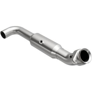 MagnaFlow Exhaust Products - OEM Grade Direct-Fit Catalytic Converter | 21-520
