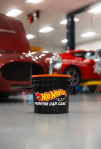 Hot Wheels Americana Series Car Care - Hot Wheels Americana Series Premium Car Care Bucket-Petty's Garage Exclusive - Image 2